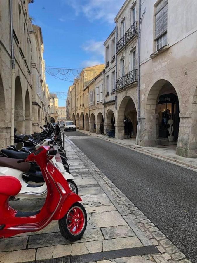 Blue Studio Cosy Et Calme Proche Du Centre Avec Tv Et Wifi La Rochelle  Buitenkant foto